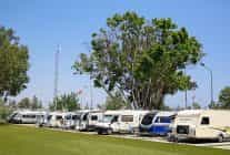 karavan parkta yaz kis tatil hareketliligi