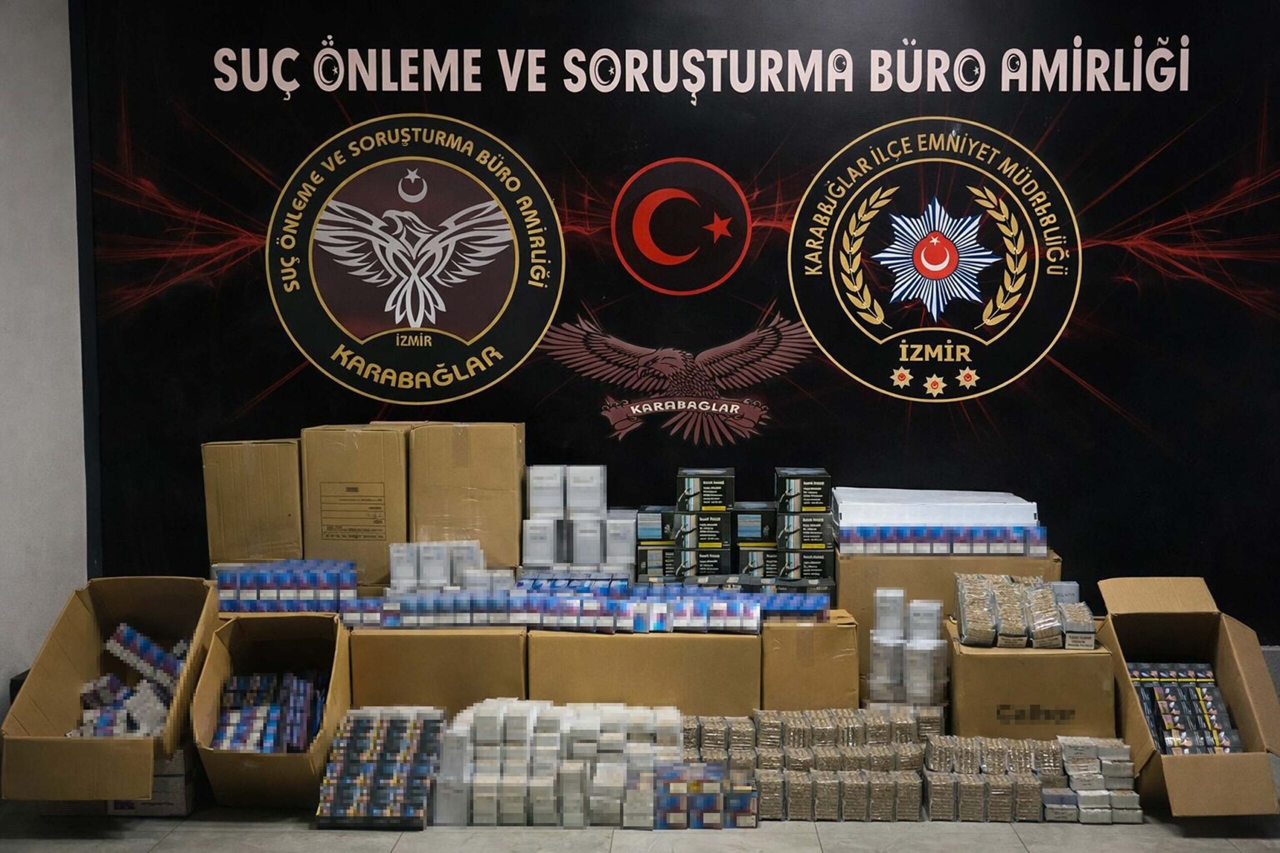 İzmir’de Kaçak Sigara ve Uyuşturucu Operasyonu: 2 Gözaltı 1 IZMIRDE YARIM MILYON DAL MAKARON ELE GE 1105371 328128 scaled