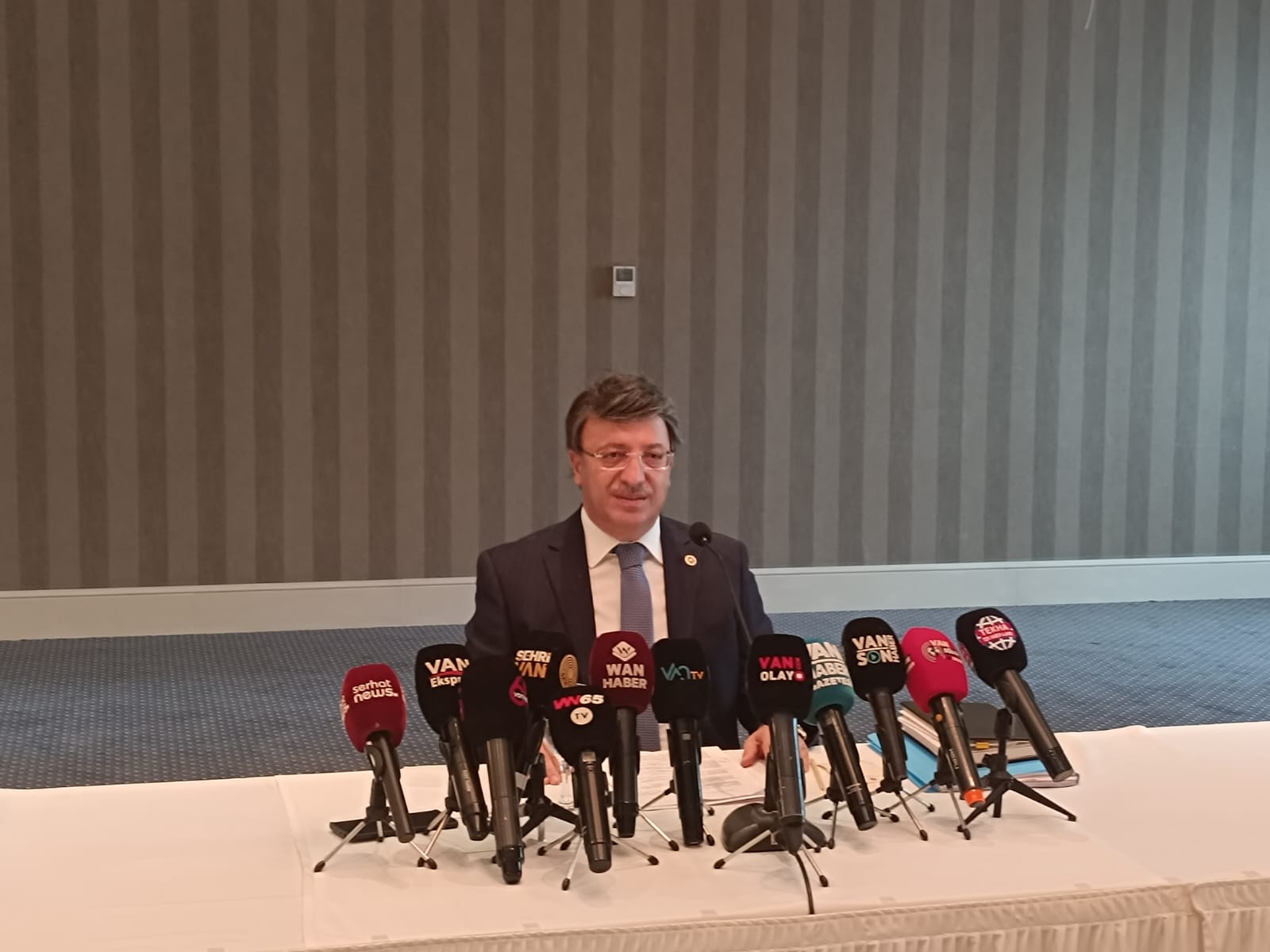 Van Milletvekili Kayhan Türkmenoğlu’ndan “Türkiye Yüzyılı” Vizyonu: Van 2026’da Dev Yatırımlarla Şahlanacak 1 WhatsApp Image 2026 01 19 at 10.32.55