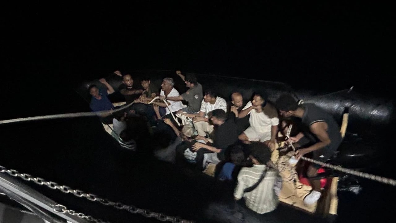 Kuşadası Açıklarında 18 Düzensiz Göçmen Yakalandı 1 a w518008 01