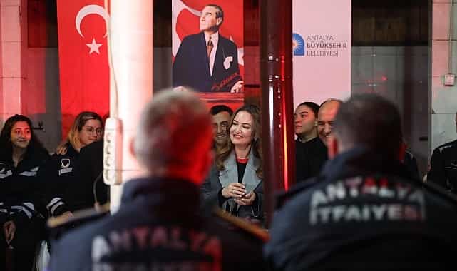 baskan vekili busra ozdemir 2026 yilini itfaiye personeli ile karsiladi