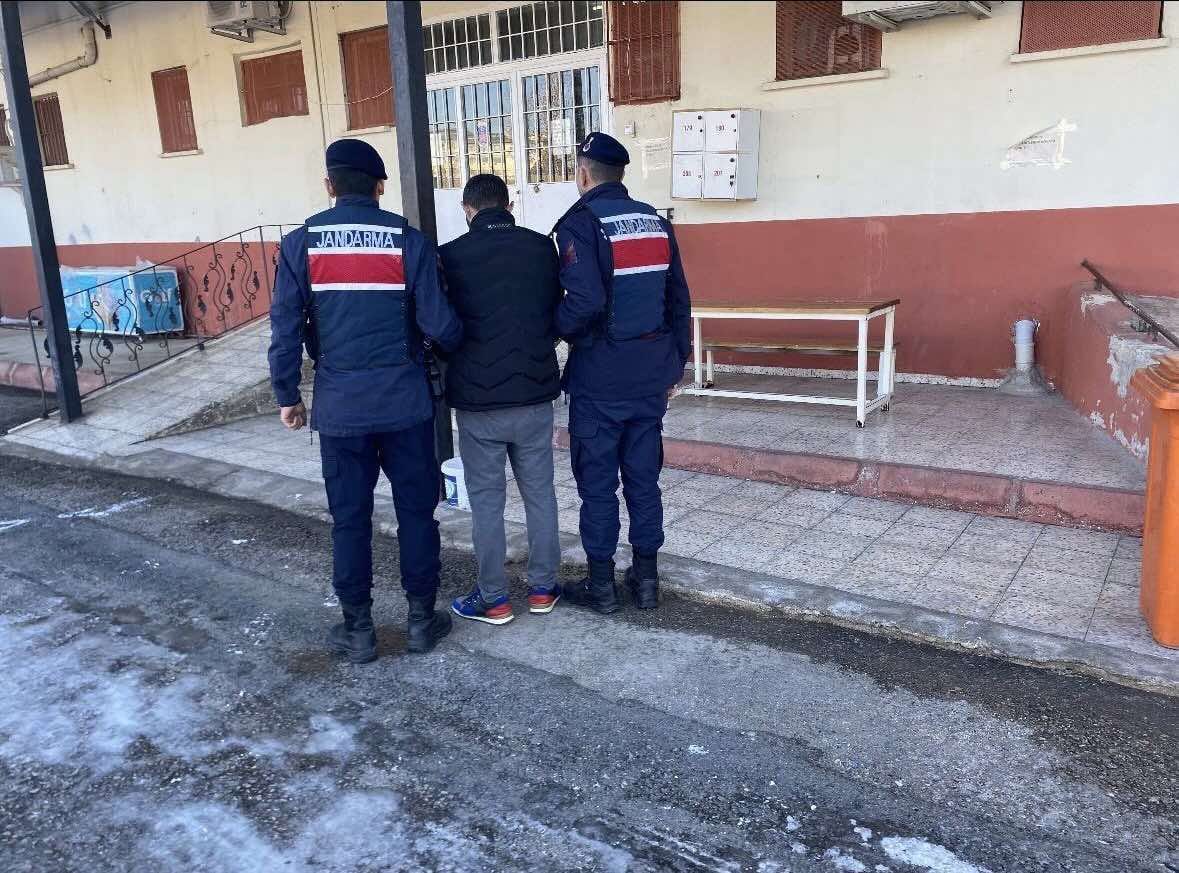 Hırsızlık Suçundan 13 Yıl Kesinleşmiş Hapis Cezası Bulunan Şahıs Yakalandı 1 gazj