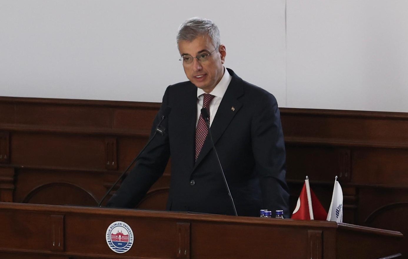 ISTANBUL BAKAN MEMISOGLU 2002DE 18 BI 1157690 343737