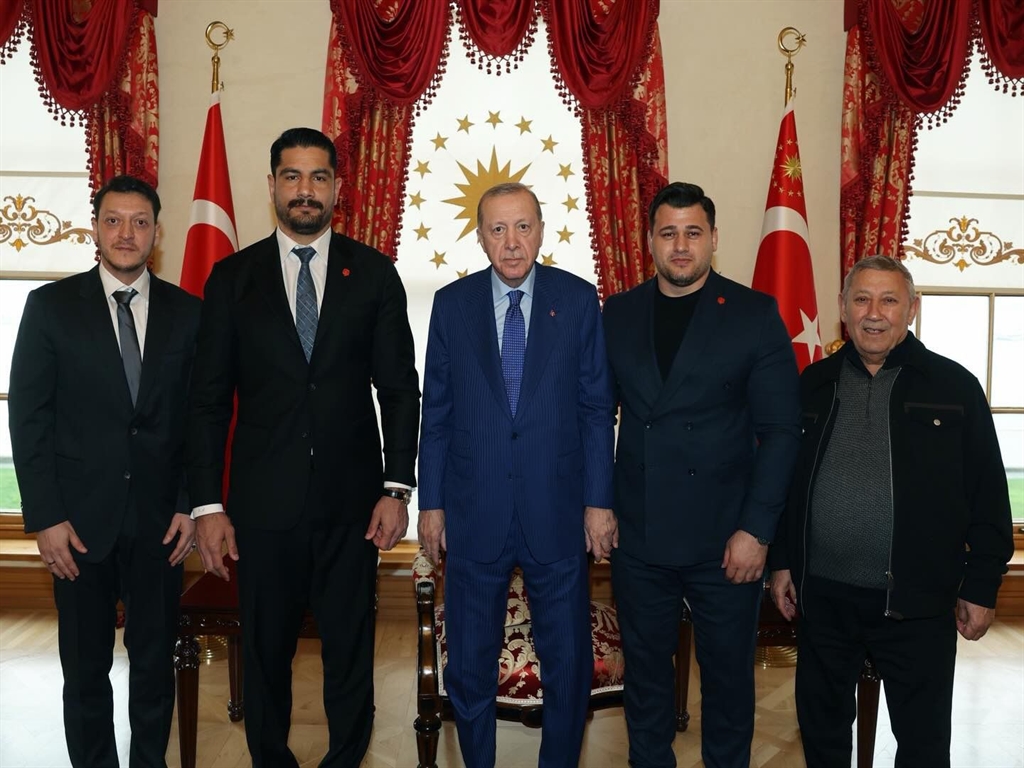 Cumhurbaşkanı Erdoğan, Güreş Federasyonu Başkanı Taha Akgül ve Şampiyon Rıza Kayaalp’i Kabul Etti 1 1237981