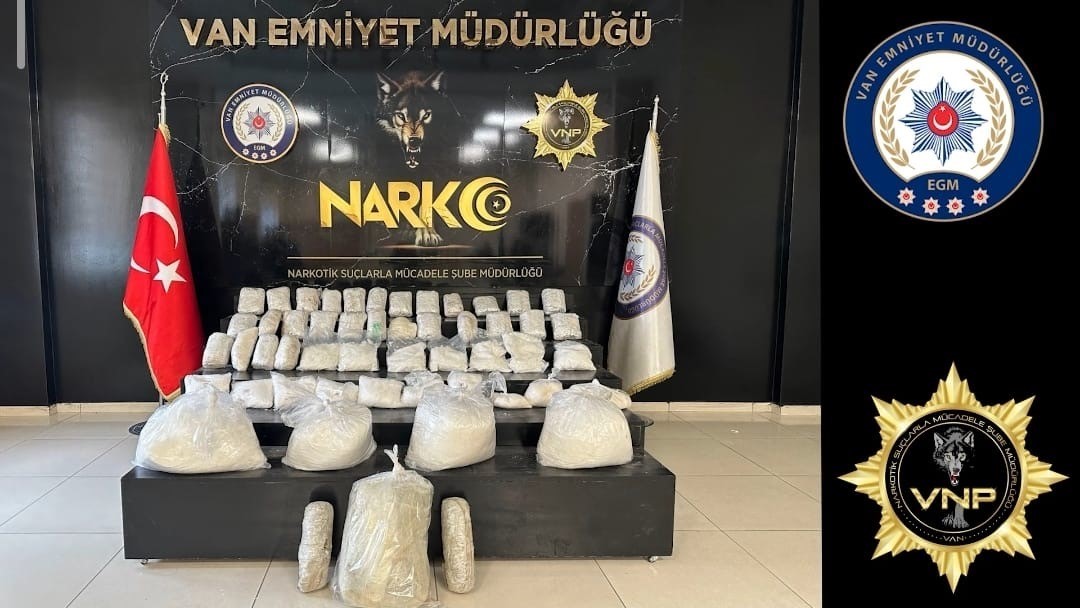 Van’da Uyuşturucu Operasyonu: Kamyonette 90 Kilogramdan Fazla Madde Ele Geçirildi 1 20260327aw670140 0