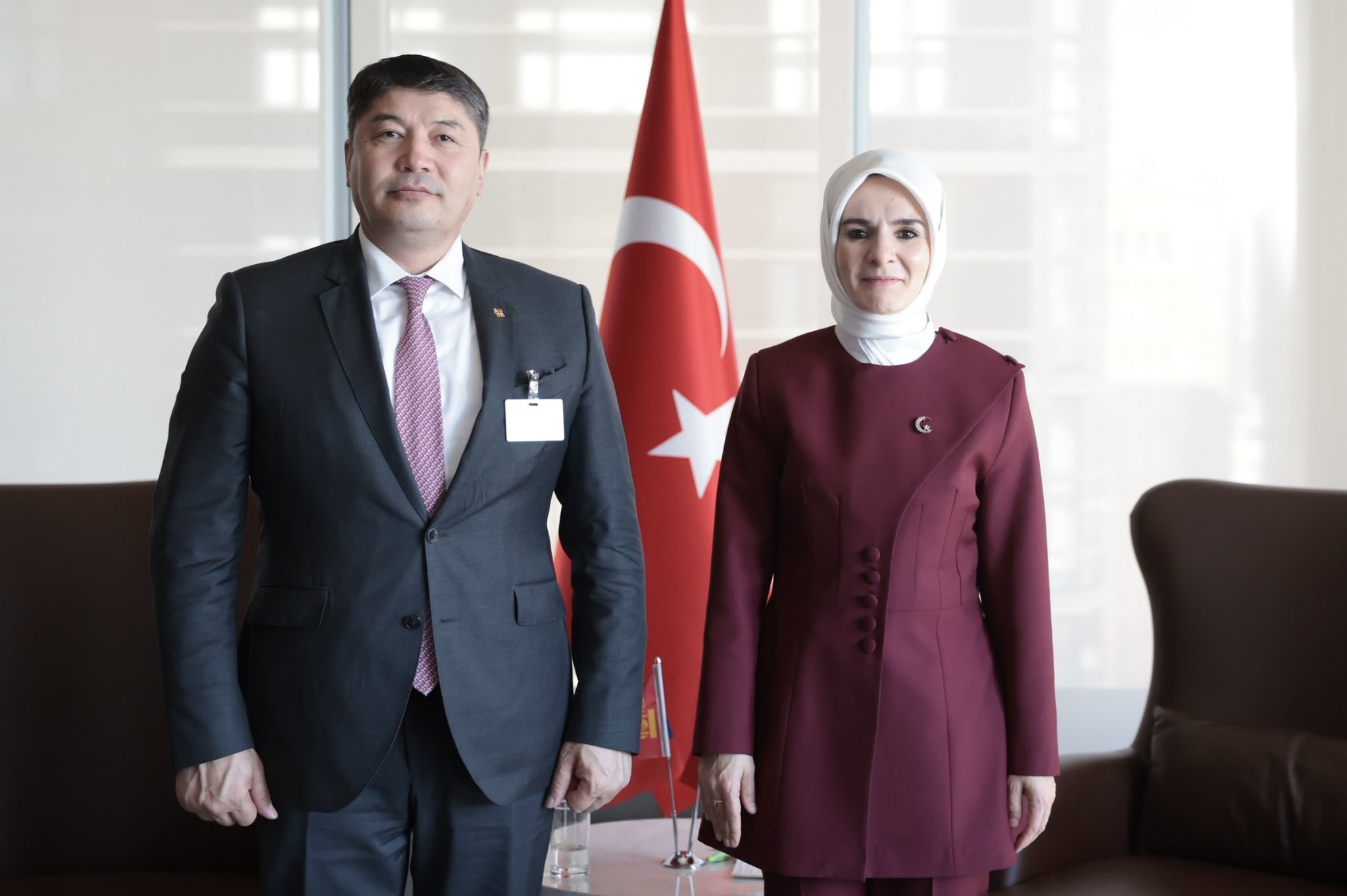 Bakan Göktaş, New York’ta Moğolistanlı Mevkidaşıyla Bir Araya Geldi 1 BAKAN GOKTAS MOGOLISTANLI MEVKIDASI AUB 1204659 358209