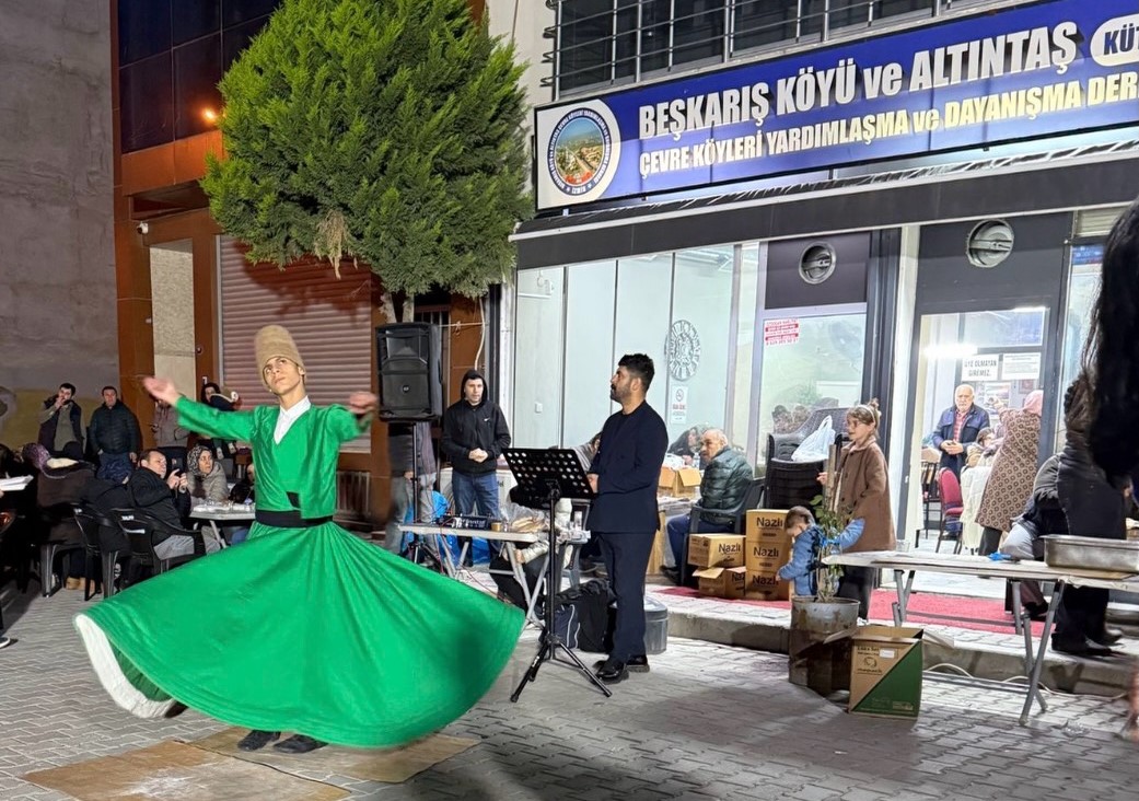 İzmir Altıntaş Beşkarış Ve Çevre Köyleri Dayanışma Derneği İftar Yemeği Verdi 1 DSC 0001
