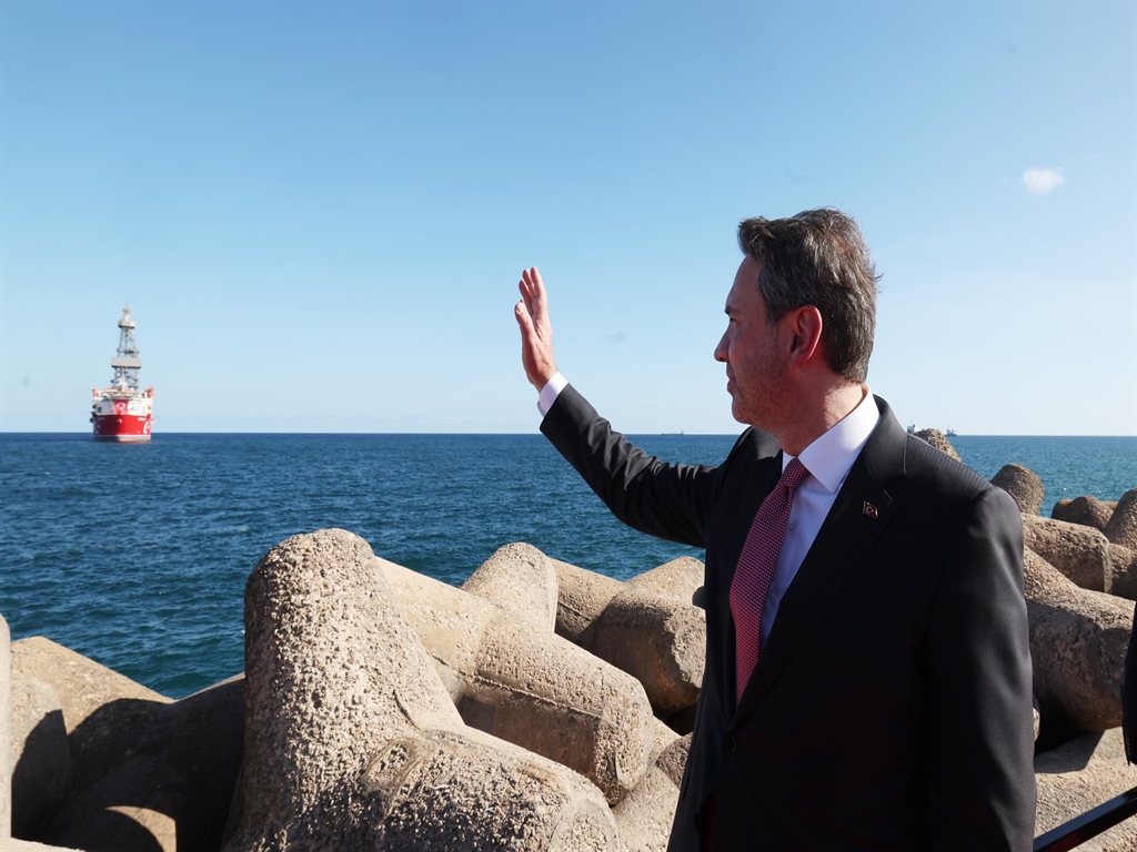 Bakan Bayraktar Somali’de Tarihi Adımı Duyurdu: Türk Sondaj Filosu İçin Yeni Dönem Başlıyor 1 1254945