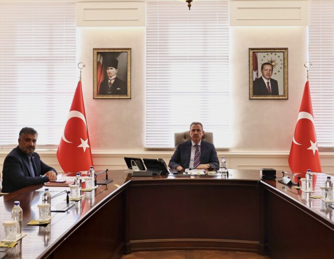 HFU0euvWYAApBEN scaled