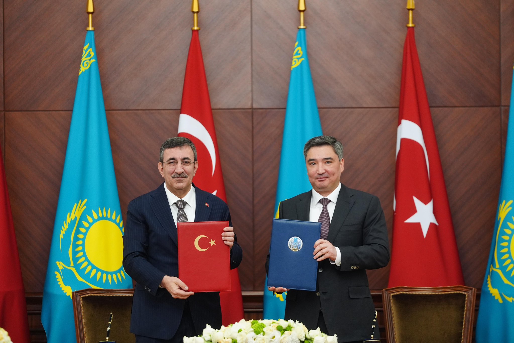 TURKIYE VE KAZAKISTAN ARASINDA 14UNCU D 1261428 375360