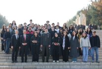 YURUYEN KOSKUN SIMGESI OLAN CINARDAN EL 1242970 369808 scaled