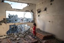 savas ve kusatma kiskacinda gazze nin cocuklari yazilar poster