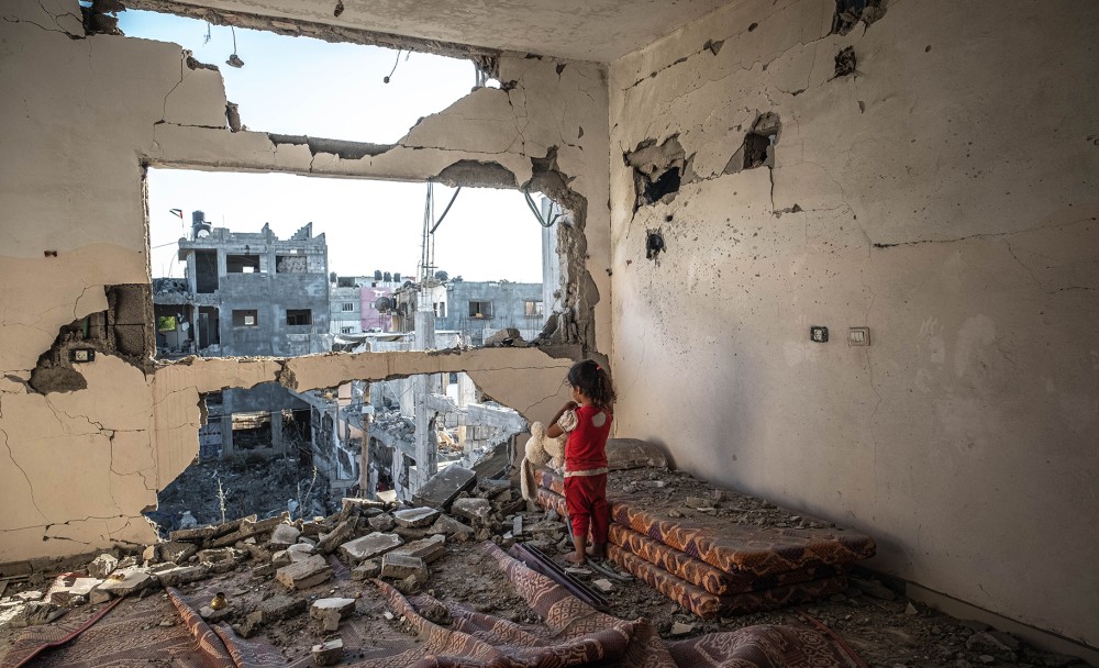 savas ve kusatma kiskacinda gazze nin cocuklari yazilar poster