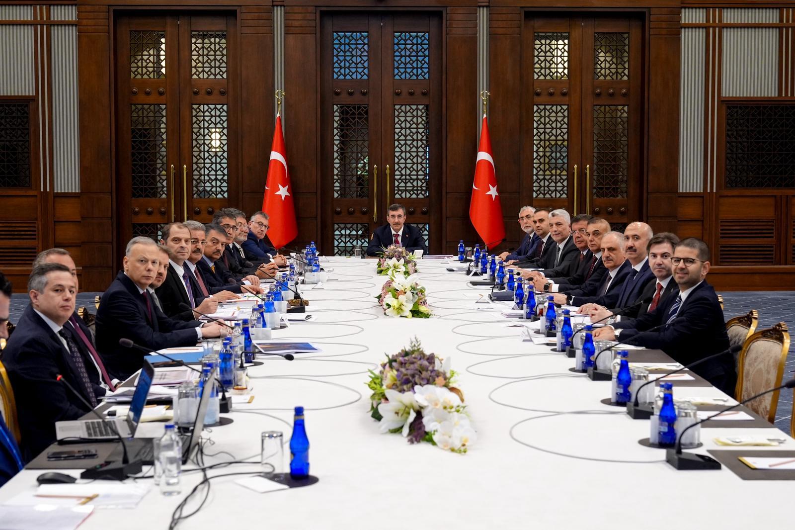 Ekonomi Koordinasyon Kurulu Cumhurbaşkanı Yardımcısı Cevdet Yılmaz Başkanlığında Toplandı 1 EKONOMI KOORDINASYON KURULU TOPLANDI 1351460 401287