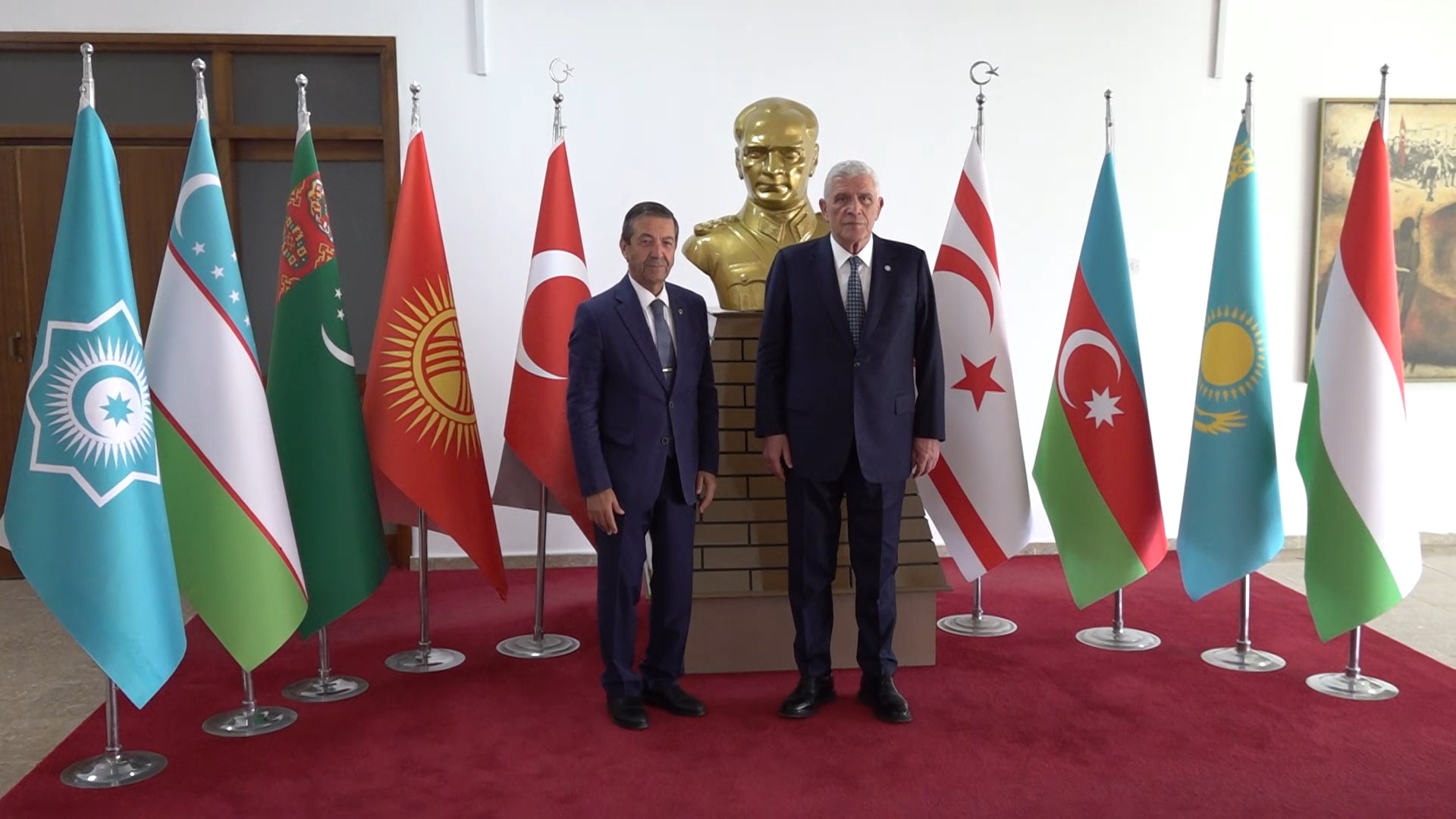 IYI PARTI GENEL BASKANI DERVISOGLU KKTC 1420068 422051