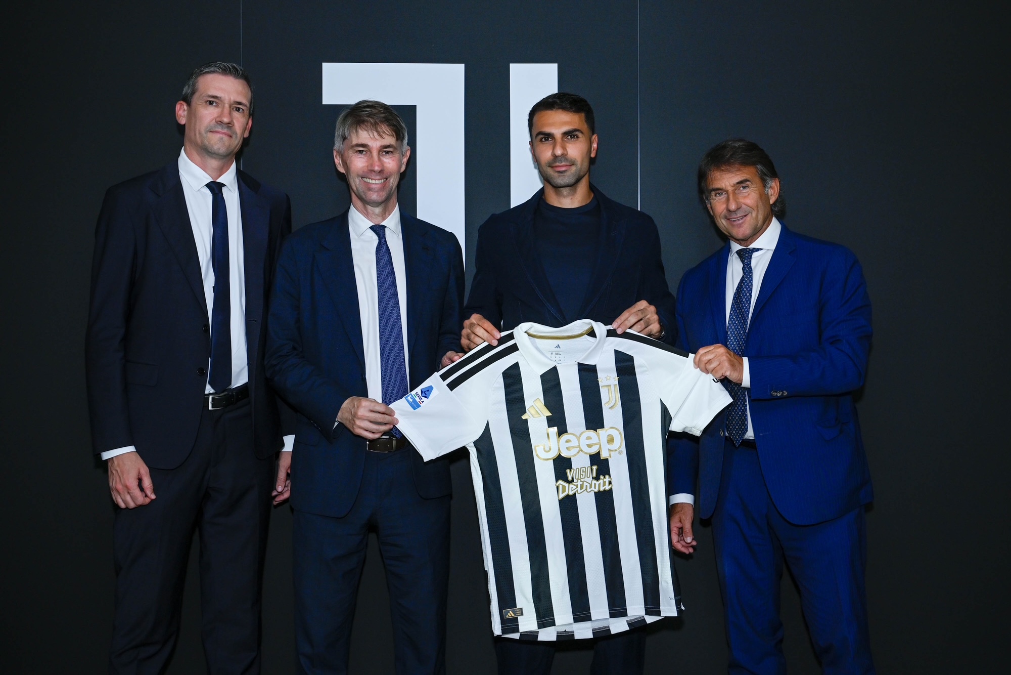 JUVENTUS ZEKI CELIK ILE 3 YILLIK SOZLES 1415560 420723