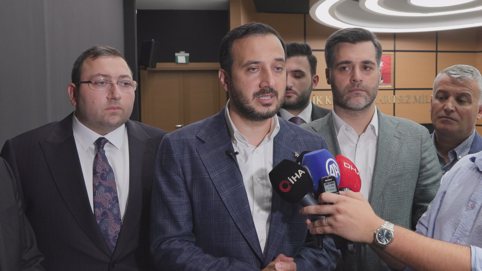 AK Parti’li Özdemir’den Üsküdar Meclisi’ndeki Seçime Tepki: Hukuki Haklarımızı Saklı Tutuyoruz 1 AK PARTI ISTANBUL IL BASKANI OZDEMIR US 1444168 429529