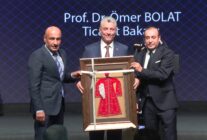 BAKAN BOLAT IHRACAT SU ANDA 400 MILYAR 1464766 435824