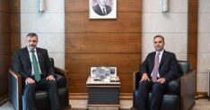BAKANLAR KACIR VE CIFTCI BIR ARAYA GELDI 1476769 439452