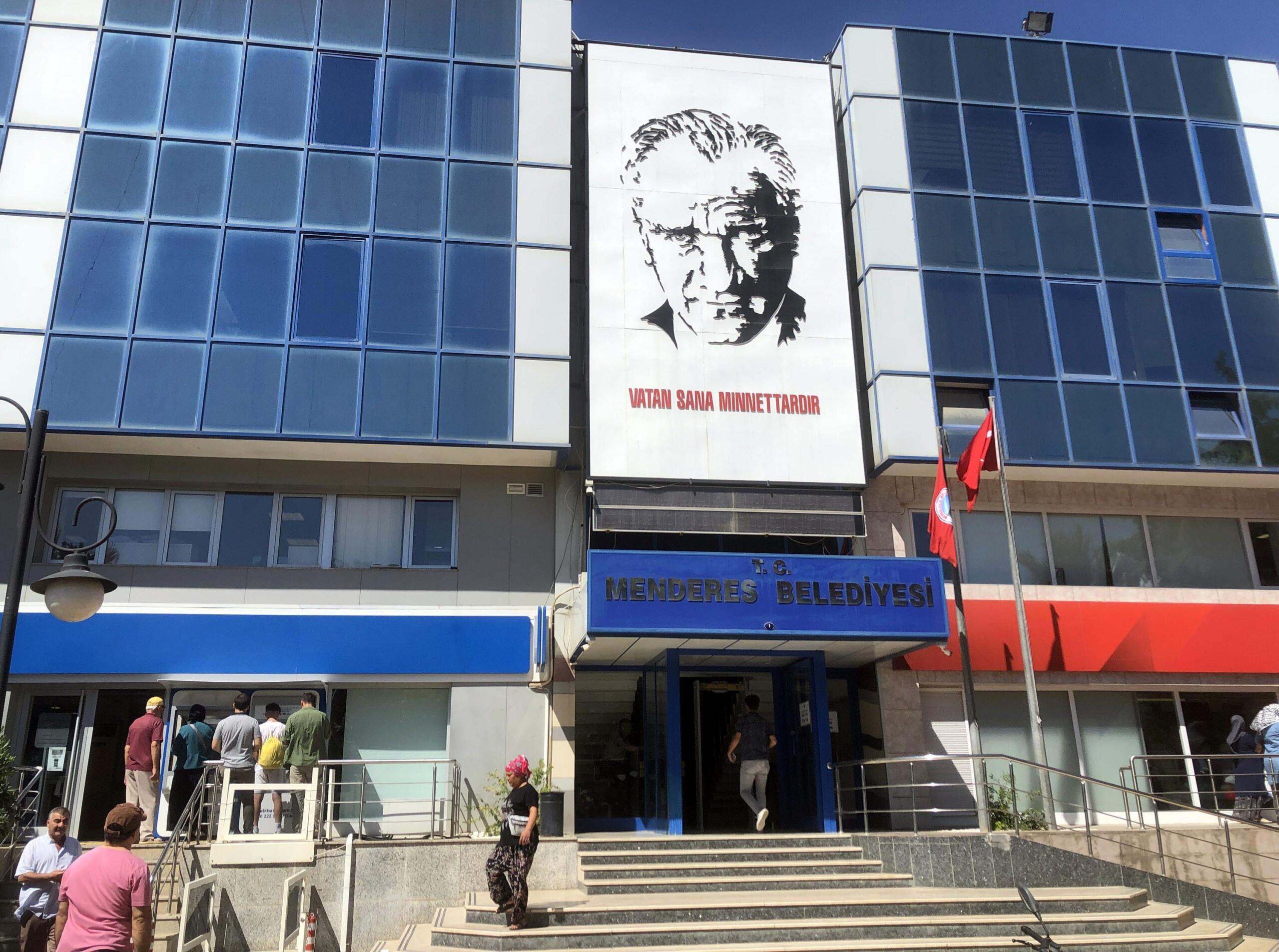MENDERES BELEDIYESINE OPERASYON BASKAN 1441869 428792 scaled