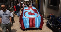 TRABZON SOKAKLARINDA SALAH COSKUSU YASAN 1443969 429470 1 scaled
