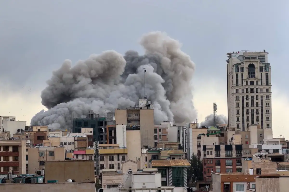 ABD ve İsrail İran’ın Enerji Altyapısını mı Vuracak? CBS’ten Saldırı İddiası 1 Tehran bombing 3 2 26 AP26061467865131 AP PhotoMohsen Ganji 1.webp