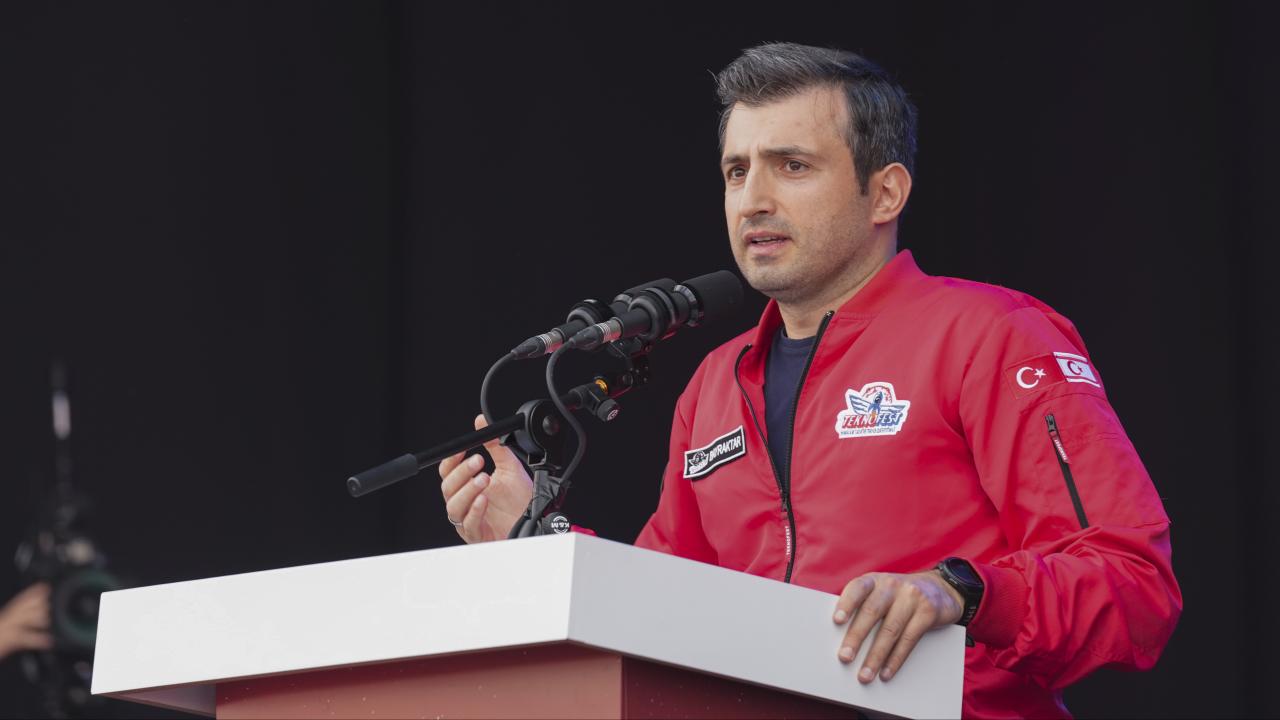 Selçuk Bayraktar: Mavi Vatanın Tek Bir Damlasından Dahi Vazgeçmeyiz 1 selcuk bayraktaraa 2385429